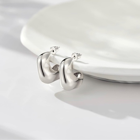 WHITE 14k Gold Plated Chunky Square Hoop Earrings - Picture 1 of 5